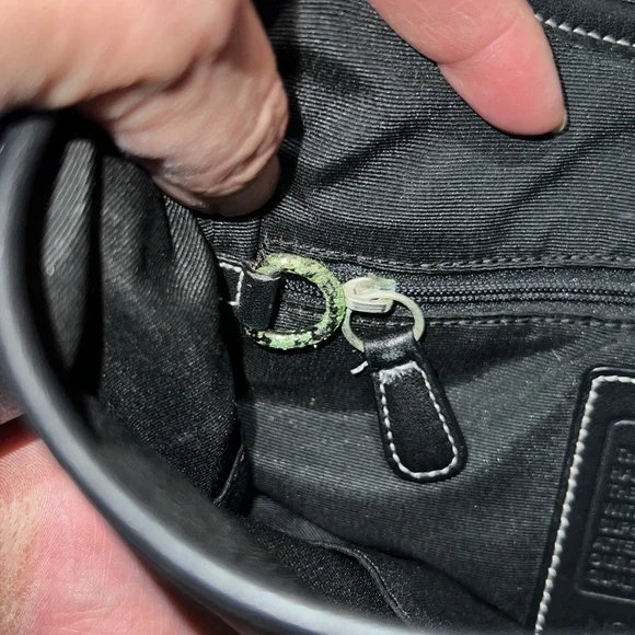 Pre-owned Coach Signature C Black Leather/canvas Crossbody Bag - Picture 8 of 10